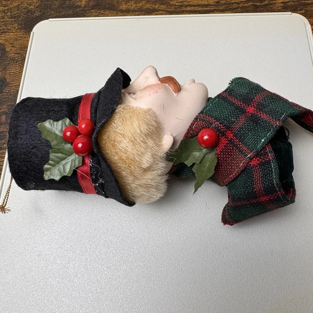 Vintage‎ Victorian Caroler Head Christmas Ornament Top Hat Plaid Scarf Singing